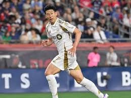 国际米兰在意甲第33轮中以三球击败卡利亚里
